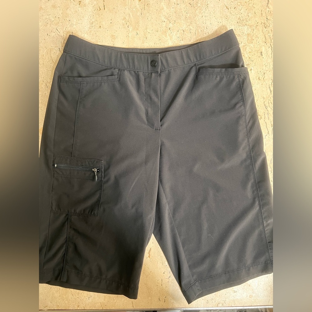 Zenergy Golf Shorts by Chico’s Black, Bermuda, Chico’s Size 0 (4) Small